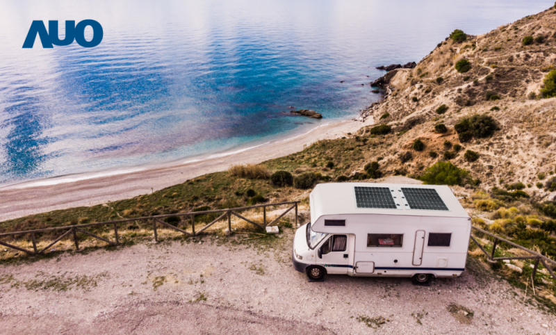 「可撓輕量化太陽光電板SunCurva」使用輕量特殊耐候型複合板取代傳統太陽能板的玻璃前板，不僅降低70%重量，每米平方僅3Kg；具有抗衝擊性能及通過電磁相容性測試，可應用於交通運輸工具，如露營車、遊艇等